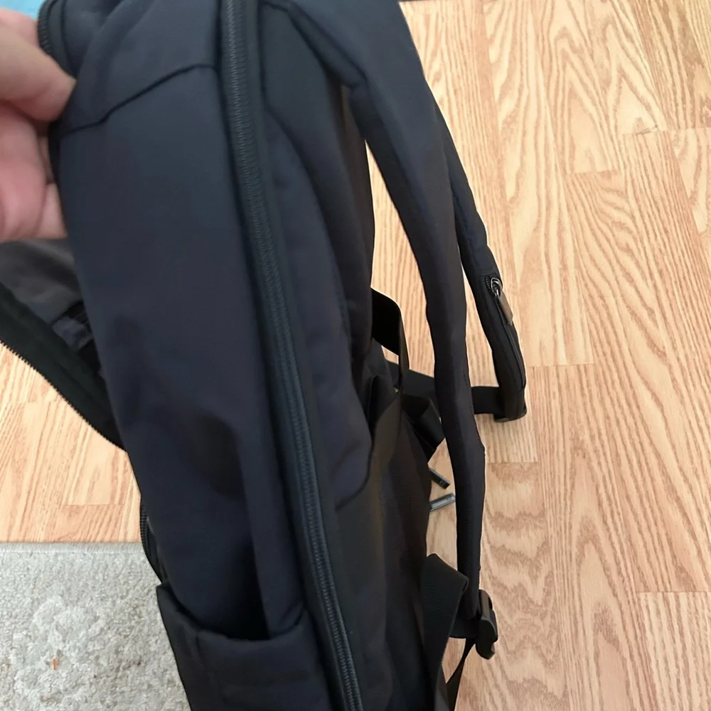 Backpack - Picture 6 of 7